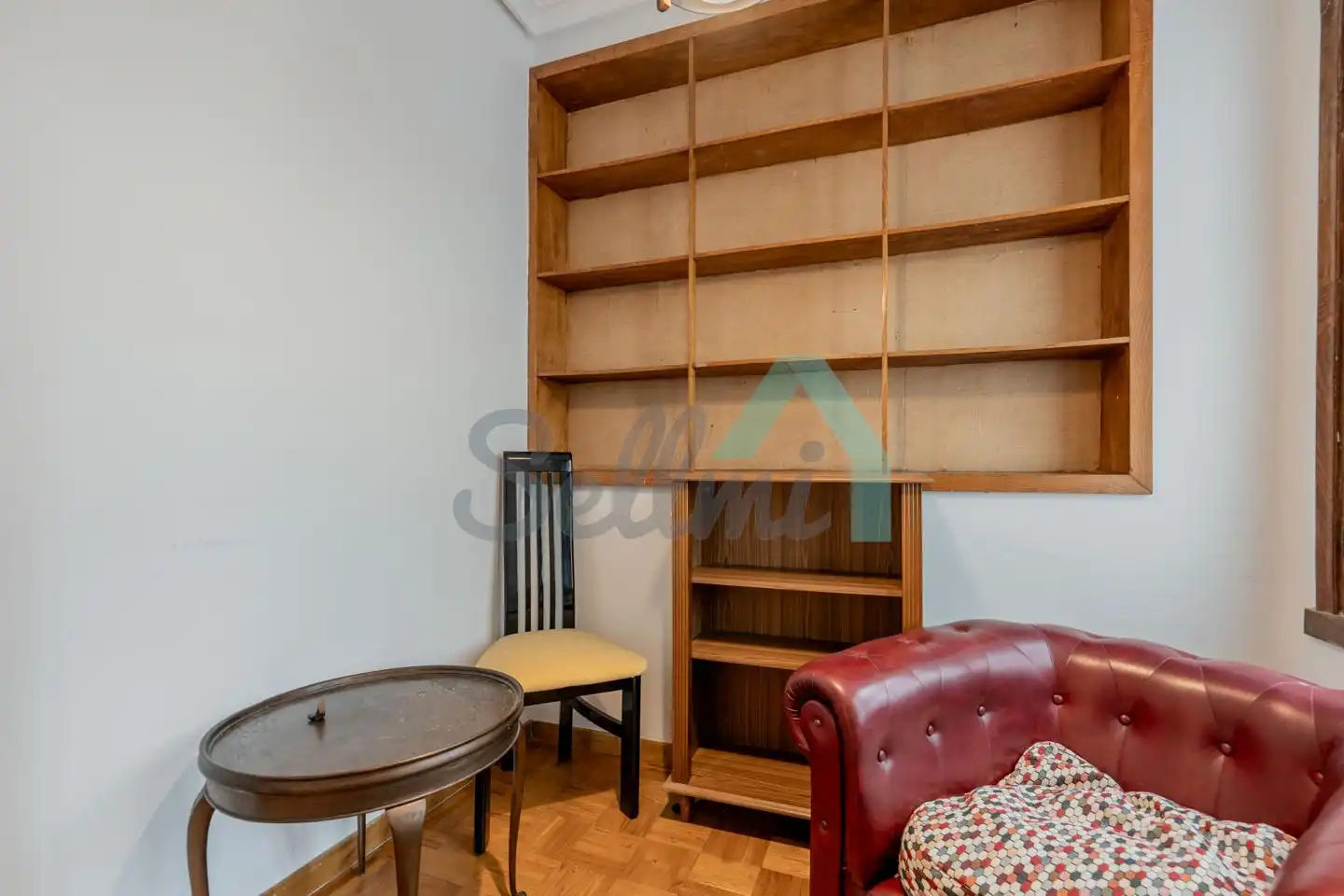 Bedroom of Flat for share in Oviedo   with Heating, Parquet flooring and Furnished