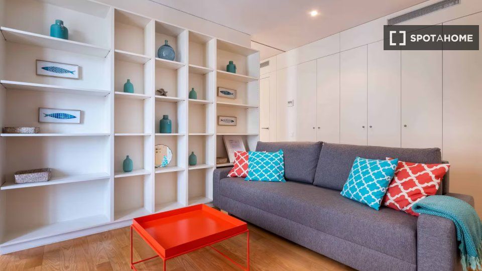 Sala de estar de Piso de alquiler en  Barcelona Capital con Aire acondicionado, Calefacción y Amueblado