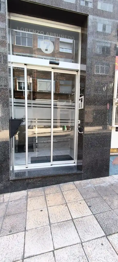 Piso en venta en Oviedo  con Calefacción, Trastero y Amueblado