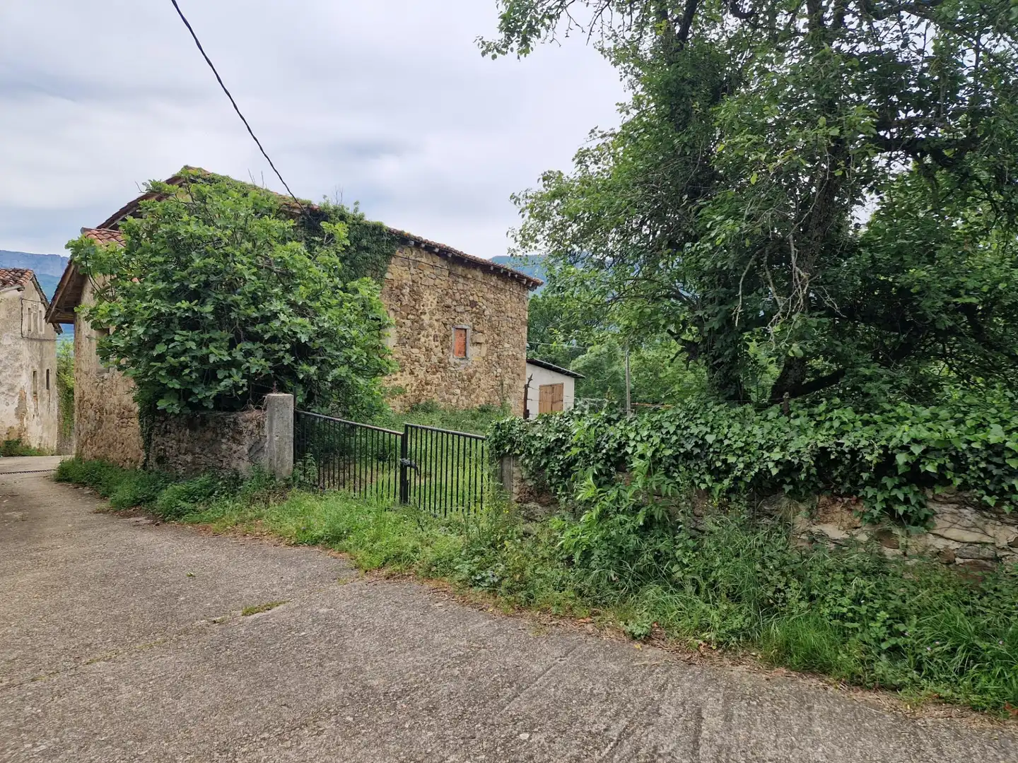 Finca rústica en venda en Valle de Mena amb Jardí privat
