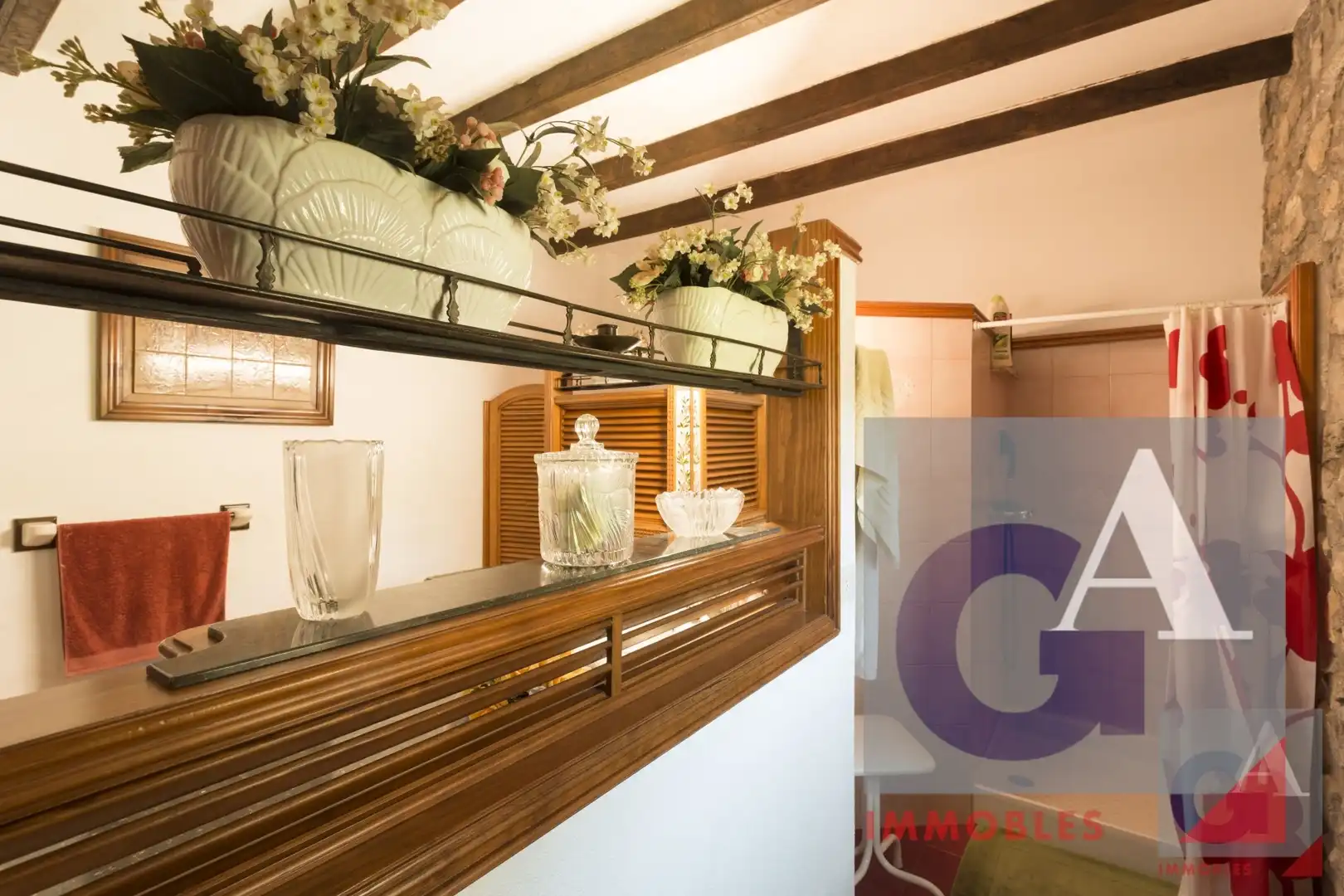 Country homes for sale in Montagut i Oix