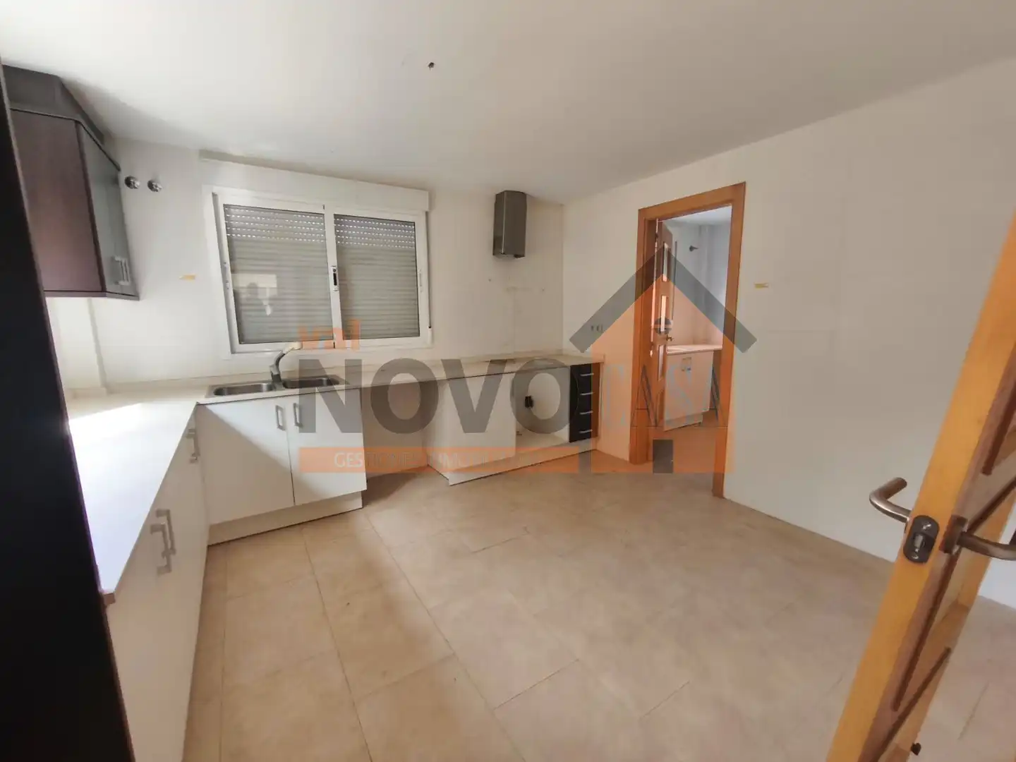 Kitchen of Houses for sale in Chiva  with Storage room and Swimming Pool