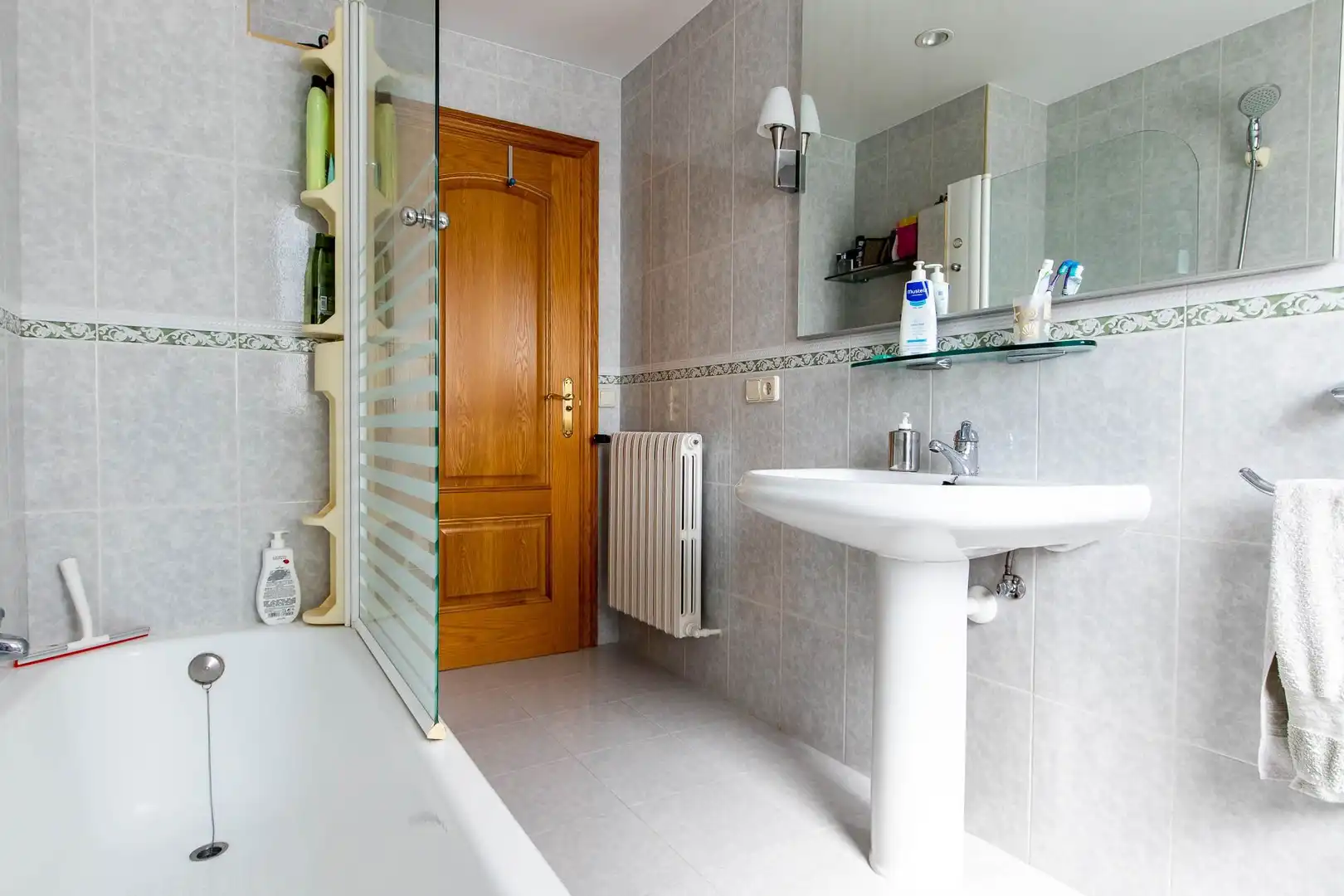 Baño de Casa o chalet en venta en Puente la Reina / Gares con Calefacción, Jardín privado y Trastero