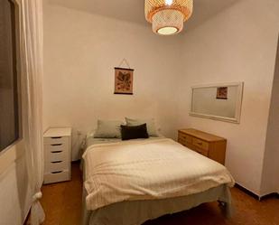 Bedroom of Apartment to share in  Barcelona Capital  with Furnished, Oven and Internet