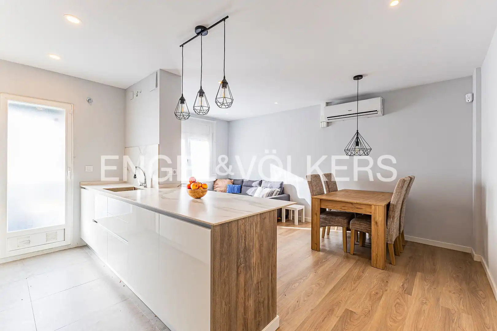 Flat with terrace for sale in Sant Francesc, imagen 2