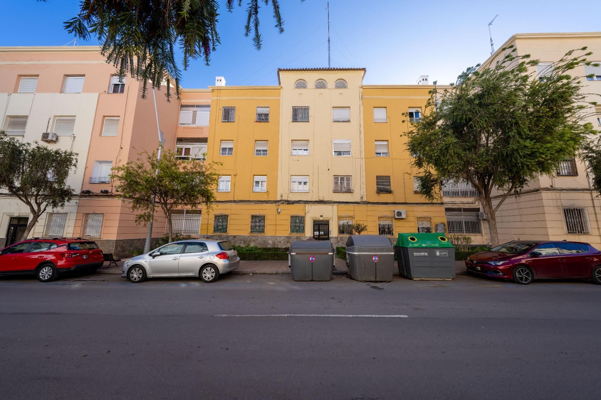 Exterior view of Flat for rent in  Almería Capital  with Air Conditioner and Furnished
