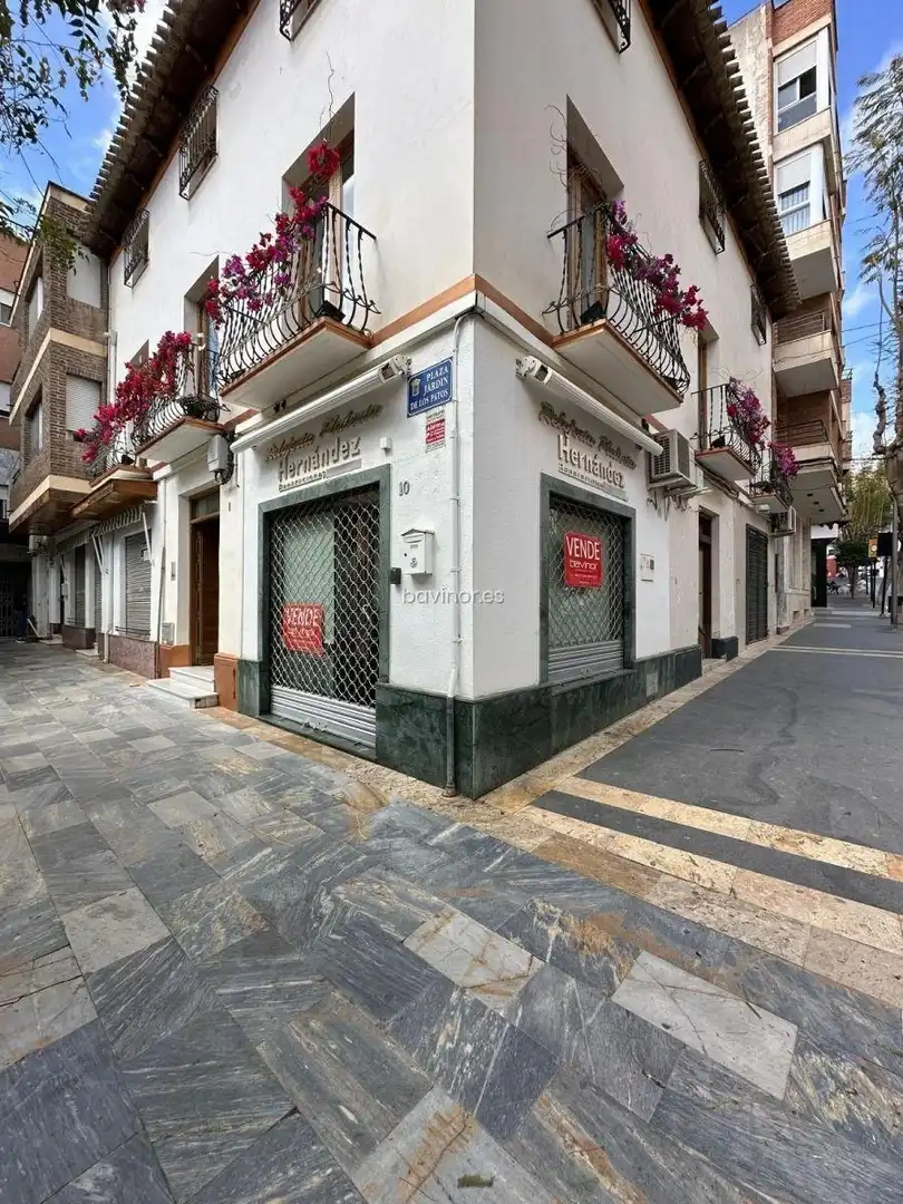 Local comercial en venda a Calle FERIA LA 4