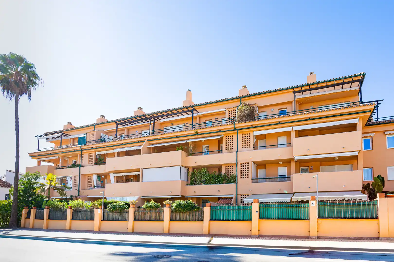 Vista exterior de Apartament en venda en Marbella amb Aire condicionat, Terrassa i Traster