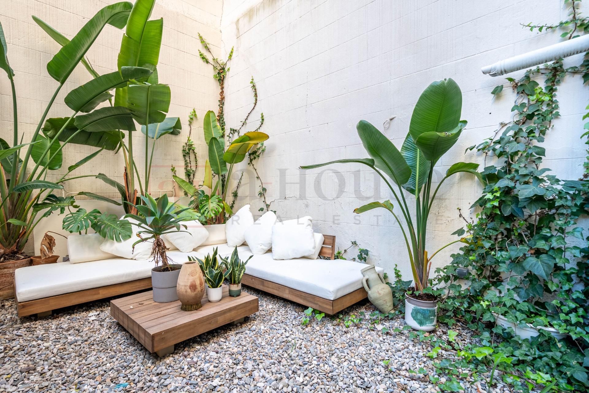 Terrace of Duplex for sale in  Barcelona Capital  with Air Conditioner, Heating and Private garden