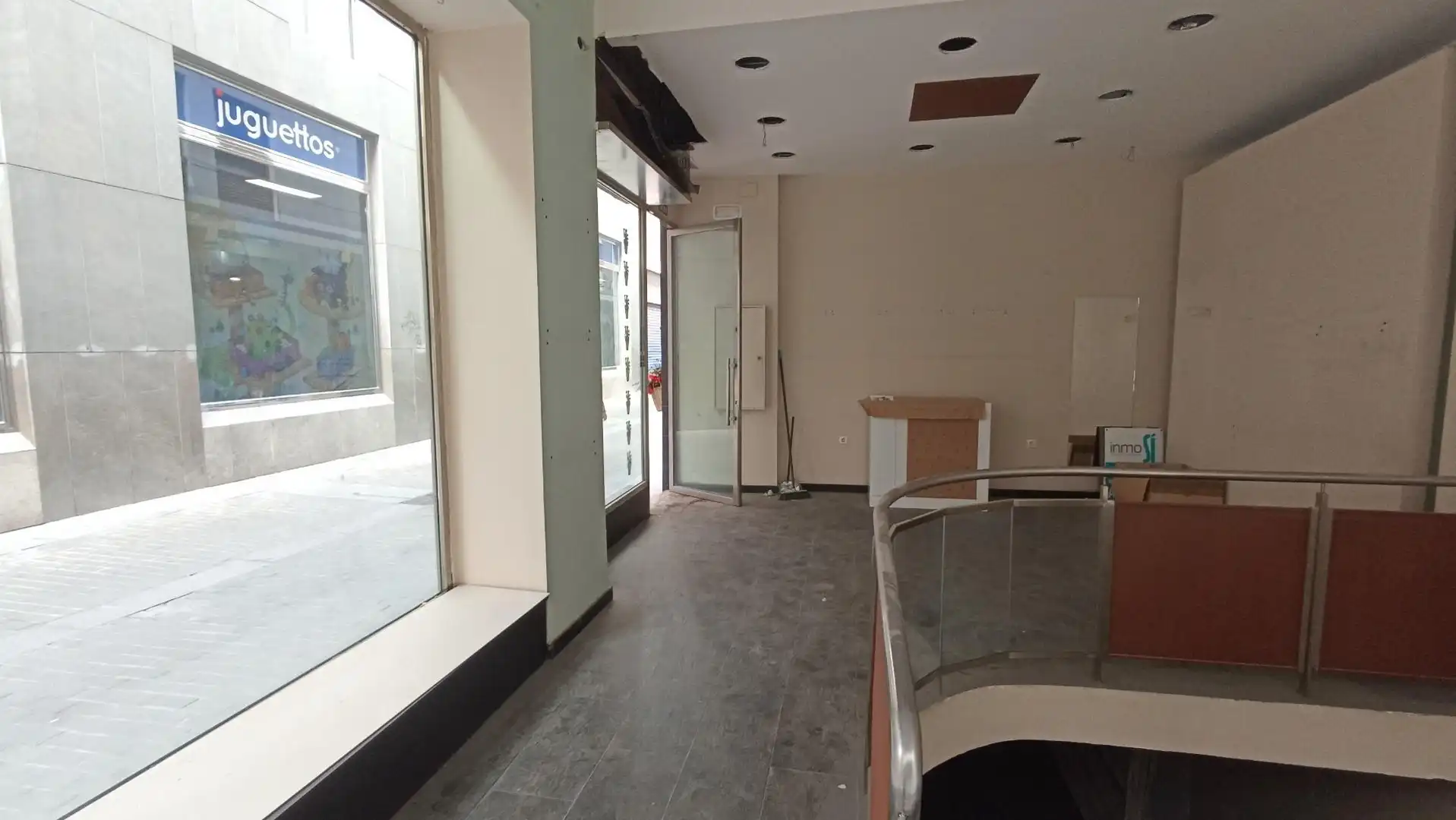 Local comercial en venta en Calle del Conde de Robledo
