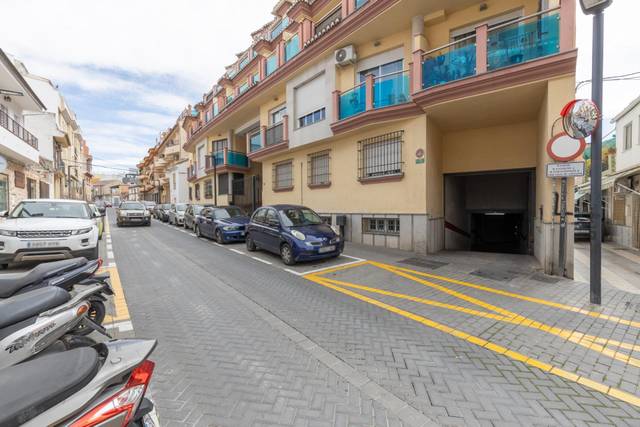 Garaje en Venta en  GENERALIFE, 35 en Maracena