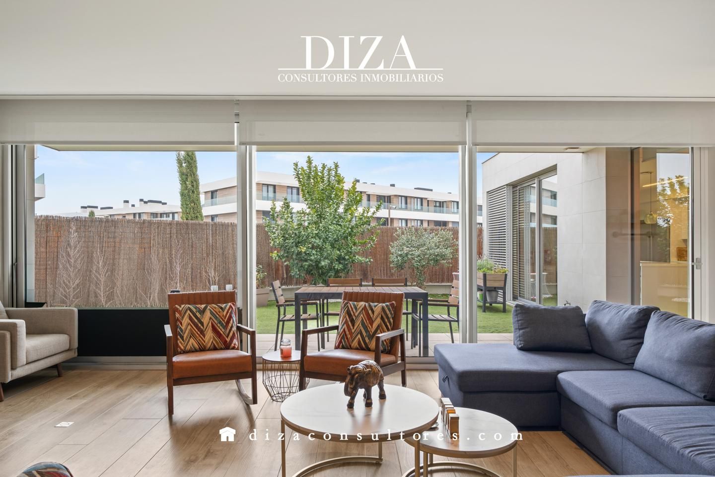 Exterior view of House or chalet for sale in La Moraleja  with Air Conditioner, Heating and Private garden