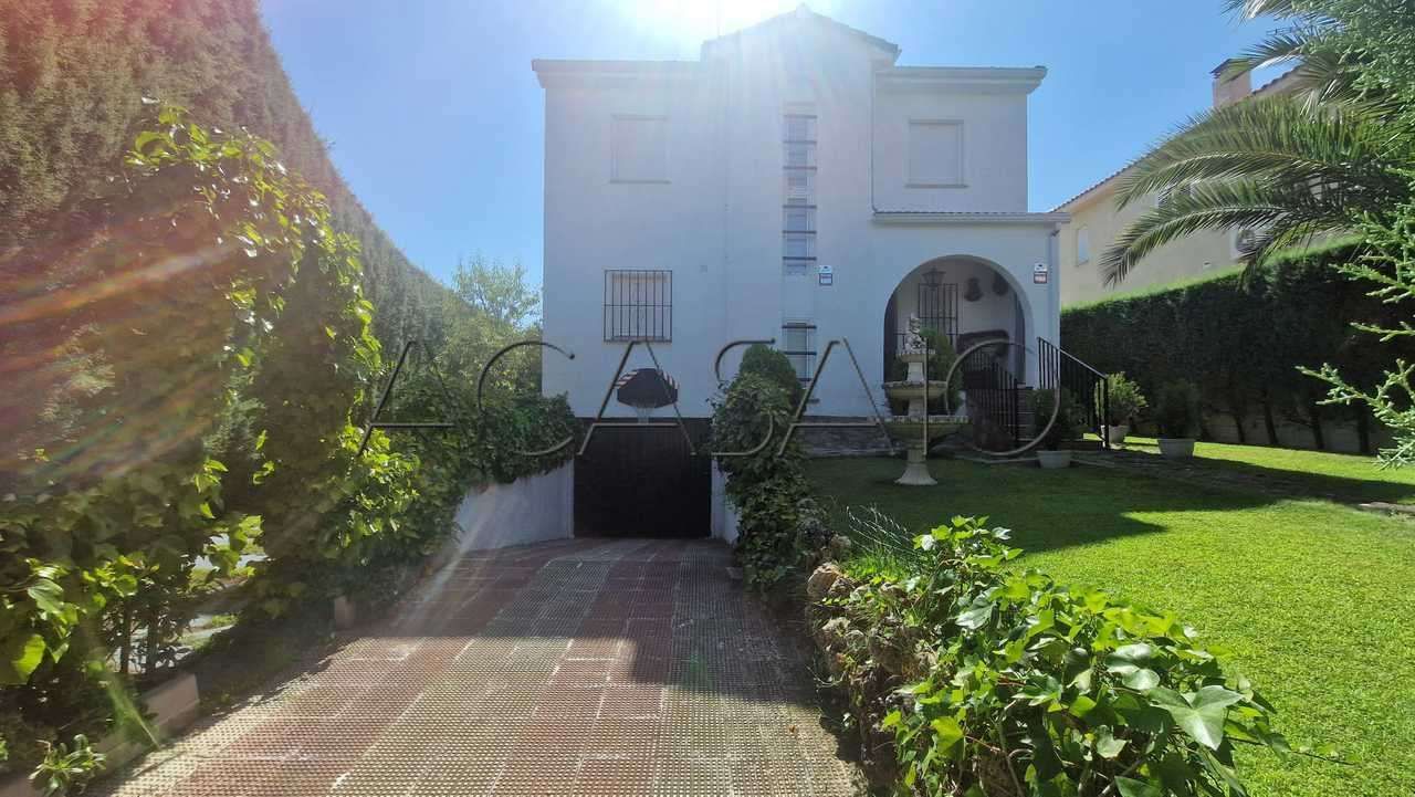 House or chalet for sale in Carranque