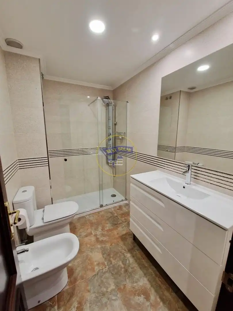 Bathroom of Detached homes for sale in Vigo   with Heating, Private garden and Parquet flooring