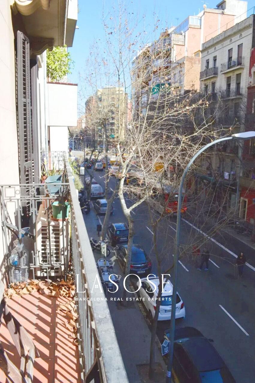 Vista exterior de Pis de lloguer en  Barcelona Capital amb Aire condicionat, Calefacció i Balcó