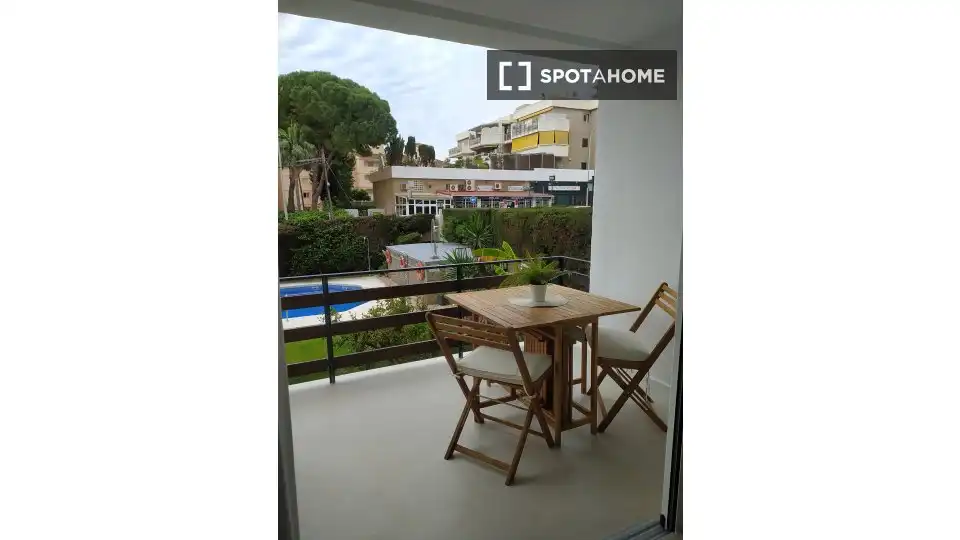 Habitación en La Carihuela - Los Nidos