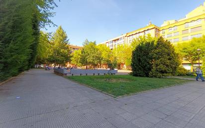 Vista exterior de Pis en venda en Burgos Capital amb Calefacció i Moblat