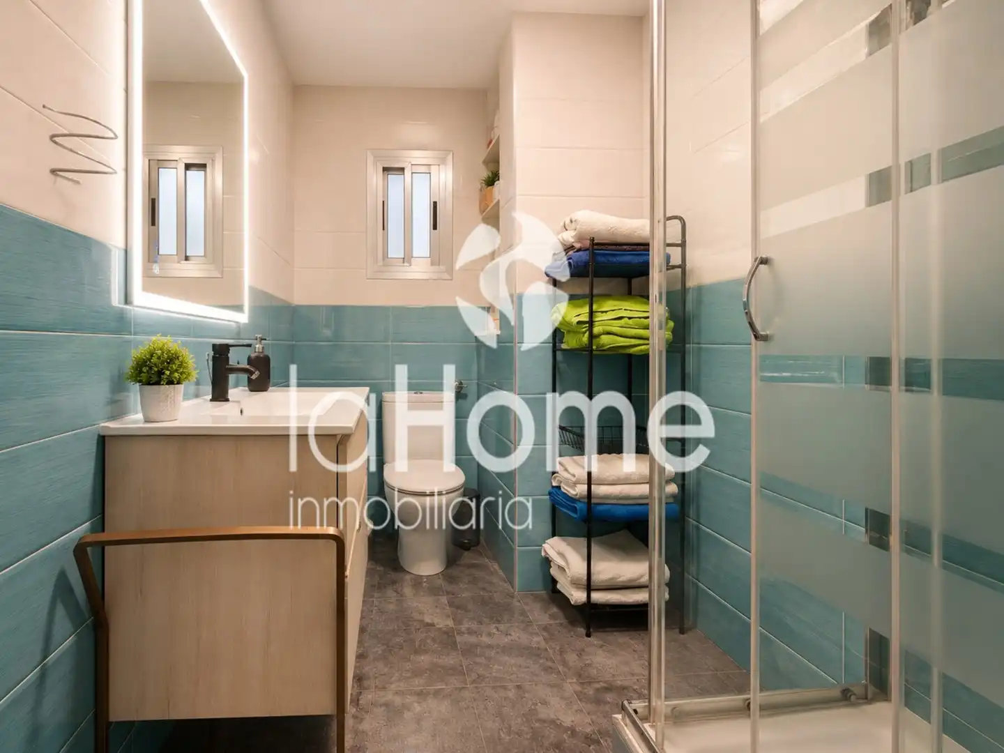 Bathroom of Flat for sale in Llíria  with Terrace, Furnished and Oven