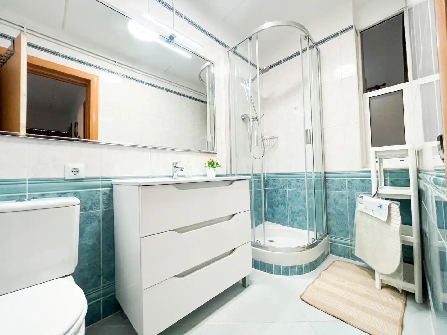 Baño de Piso de alquiler en Cerdanyola del Vallès con Calefacción, Amueblado y Horno