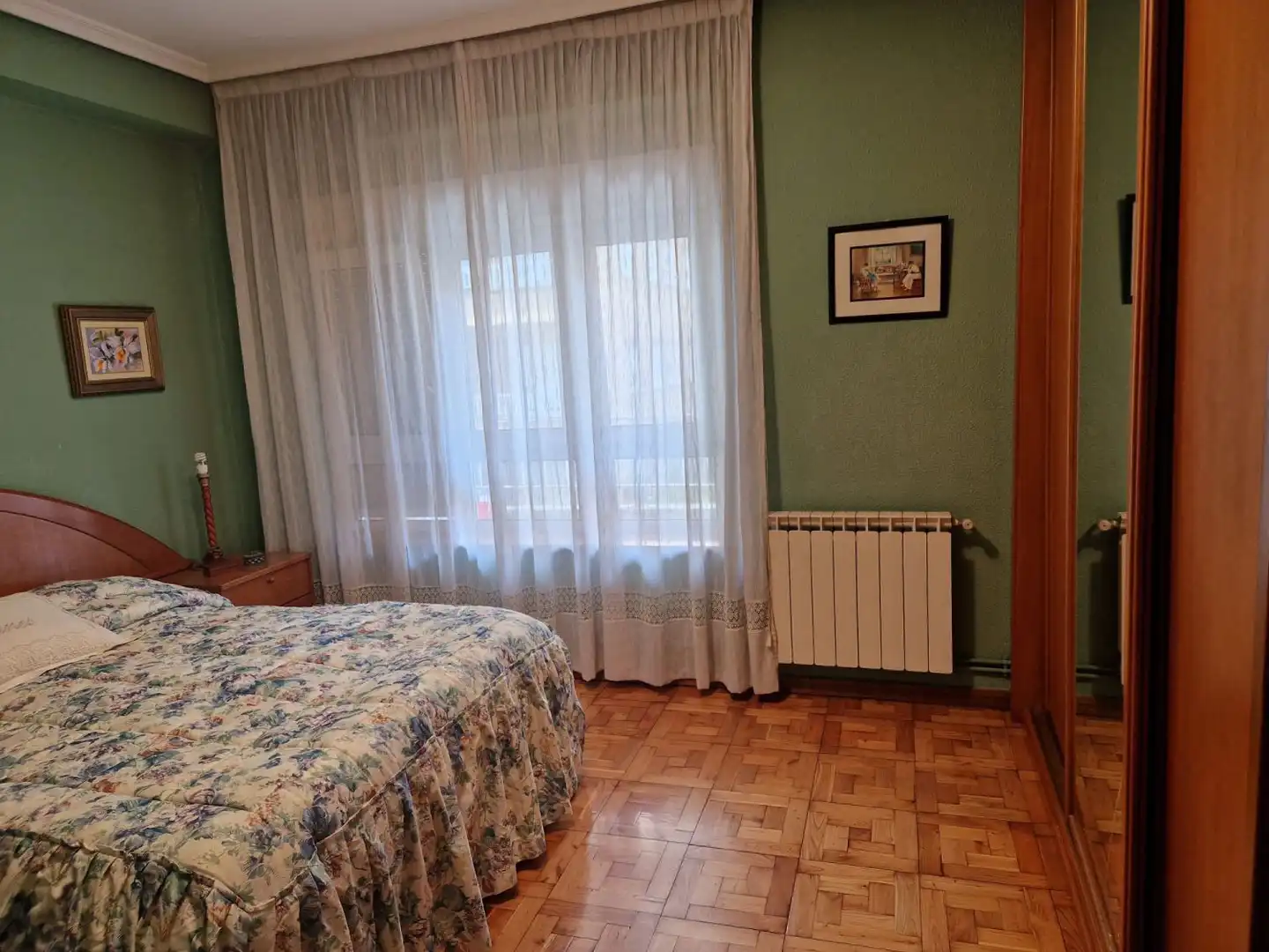 Dormitori de Pis en venda en Torrelavega  amb Calefacció i Terrassa