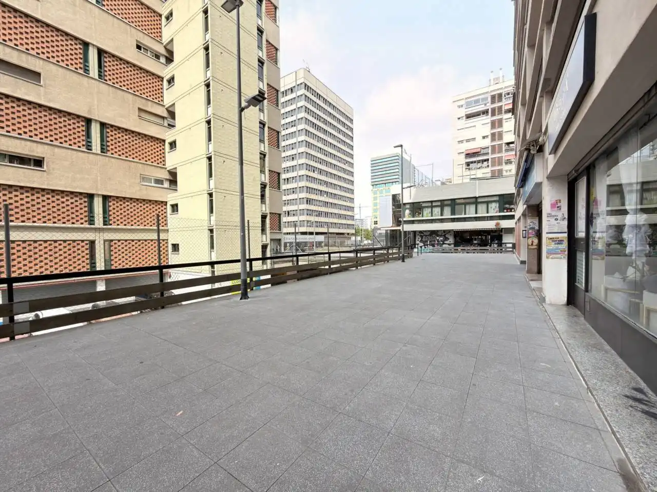 Terrace of Commercial properties for rent in Barcelona  with Alarm