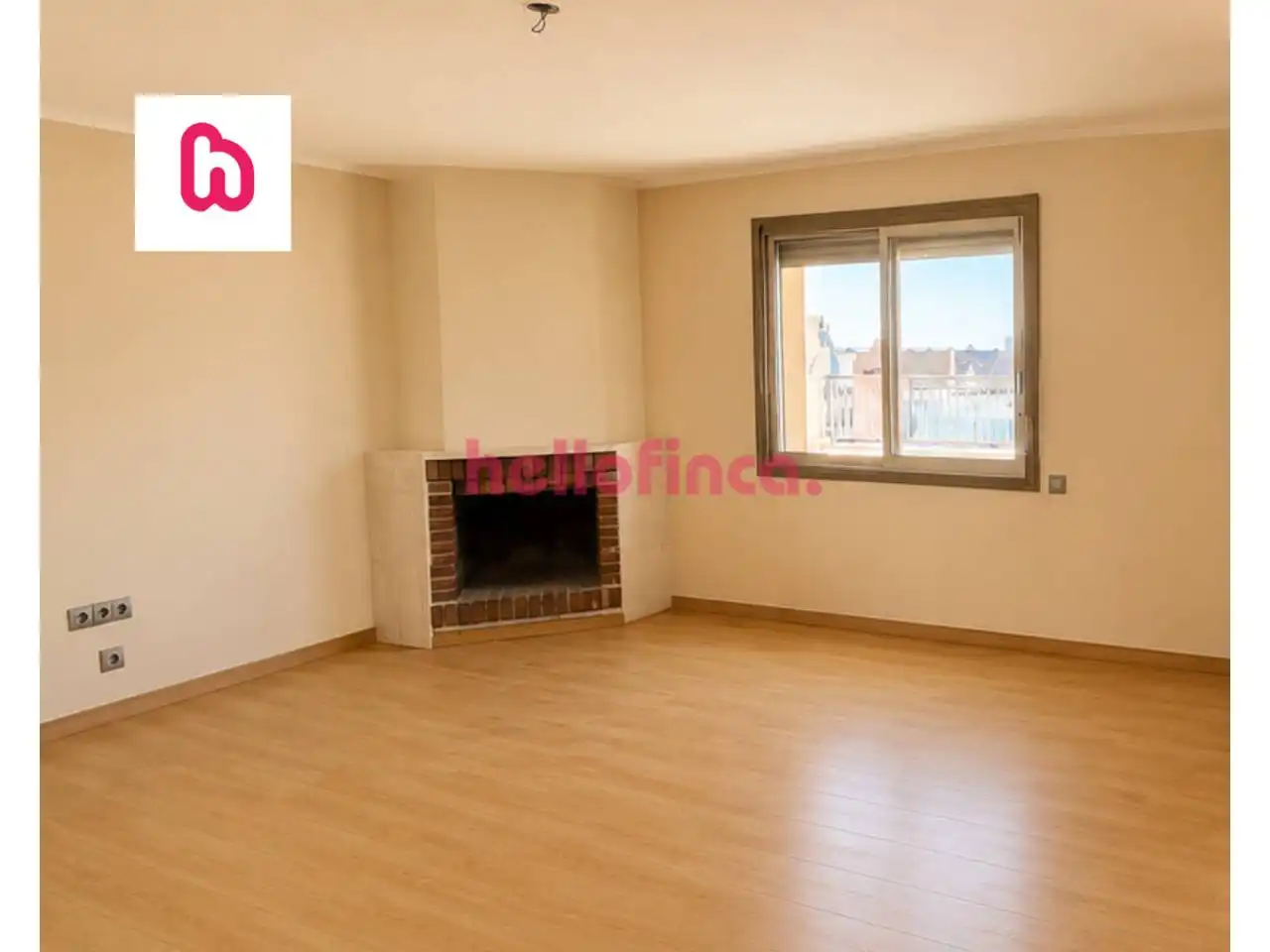 Sala d'estar de Pis en venda en Sant Celoni amb Calefacció, Parquet i Balcó
