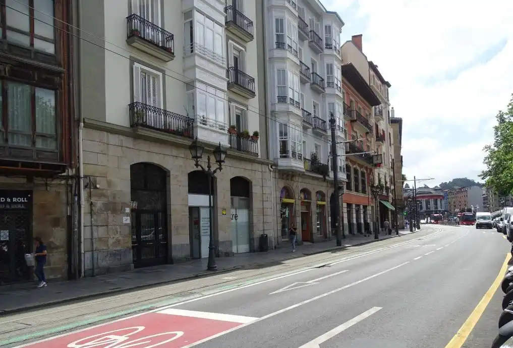 Local comercial en venta en Ibaiondo, imagen 2