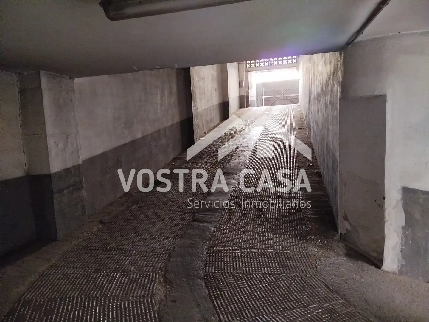 Parkplatz zum Verkauf in AV GENERAL PEREYRA 15  46340 REQUENA (VALENCIA), imagen 2