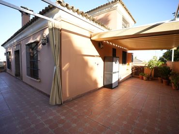 Villa con piscina in vendita a Oromana