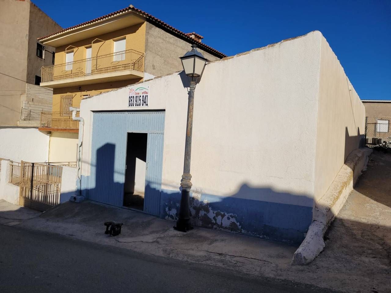 Exterior view of Garage for sale in Freila