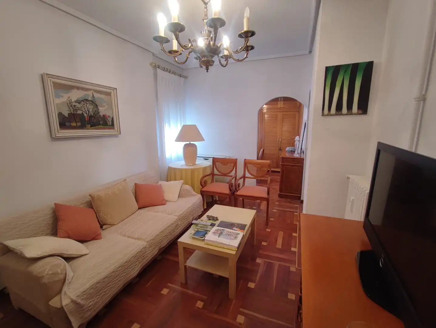 Sala d'estar de Pis en venda en Tetuán