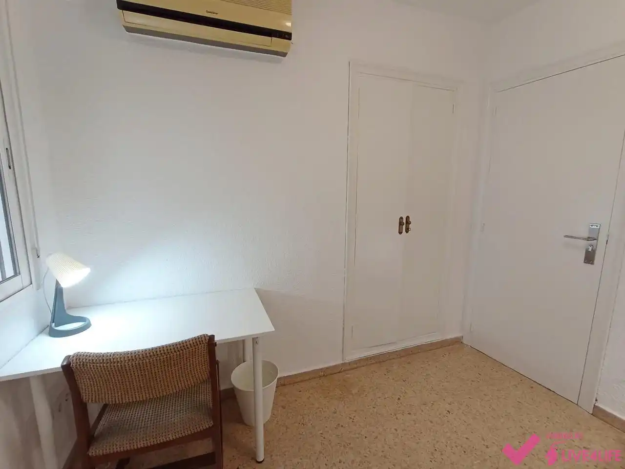 Habitación de Piso de alquiler en Burjassot con Aire acondicionado, Terraza y Amueblado