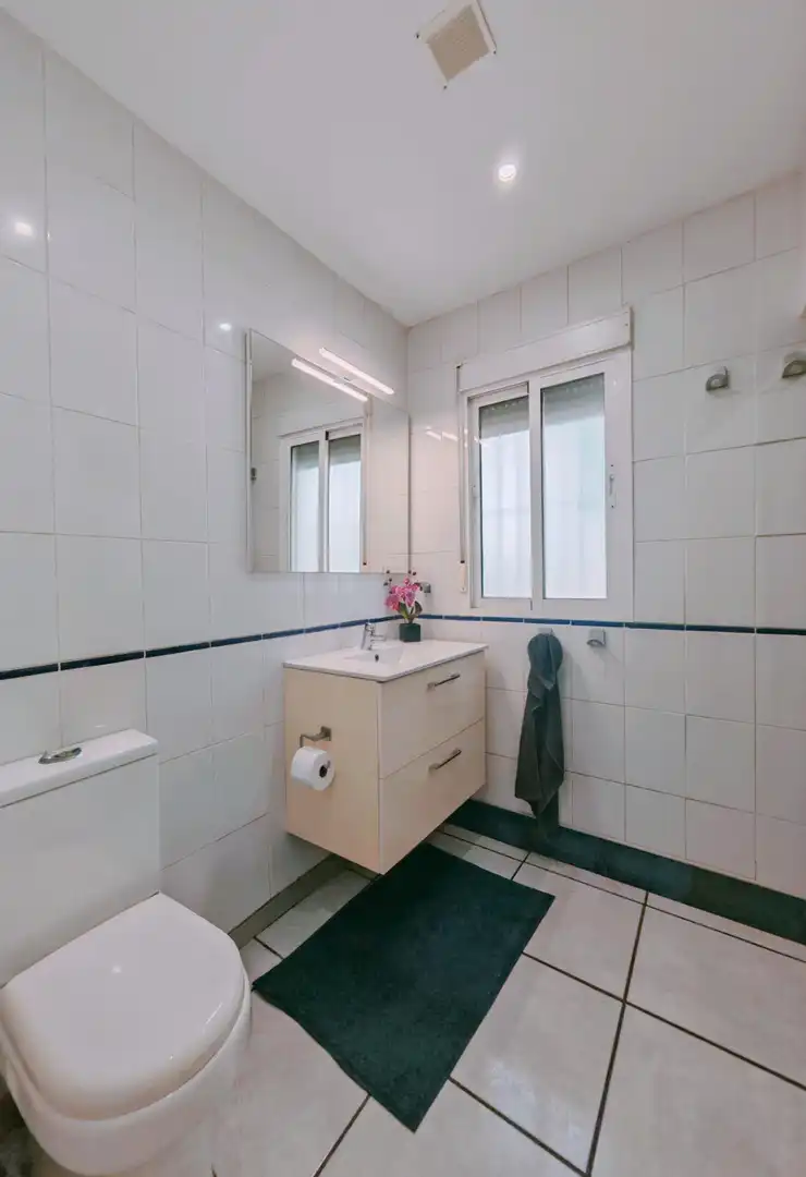 Bathroom of Houses for sale in Chiclana de la Frontera  with Air Conditioner, Swimming Pool and Furnished