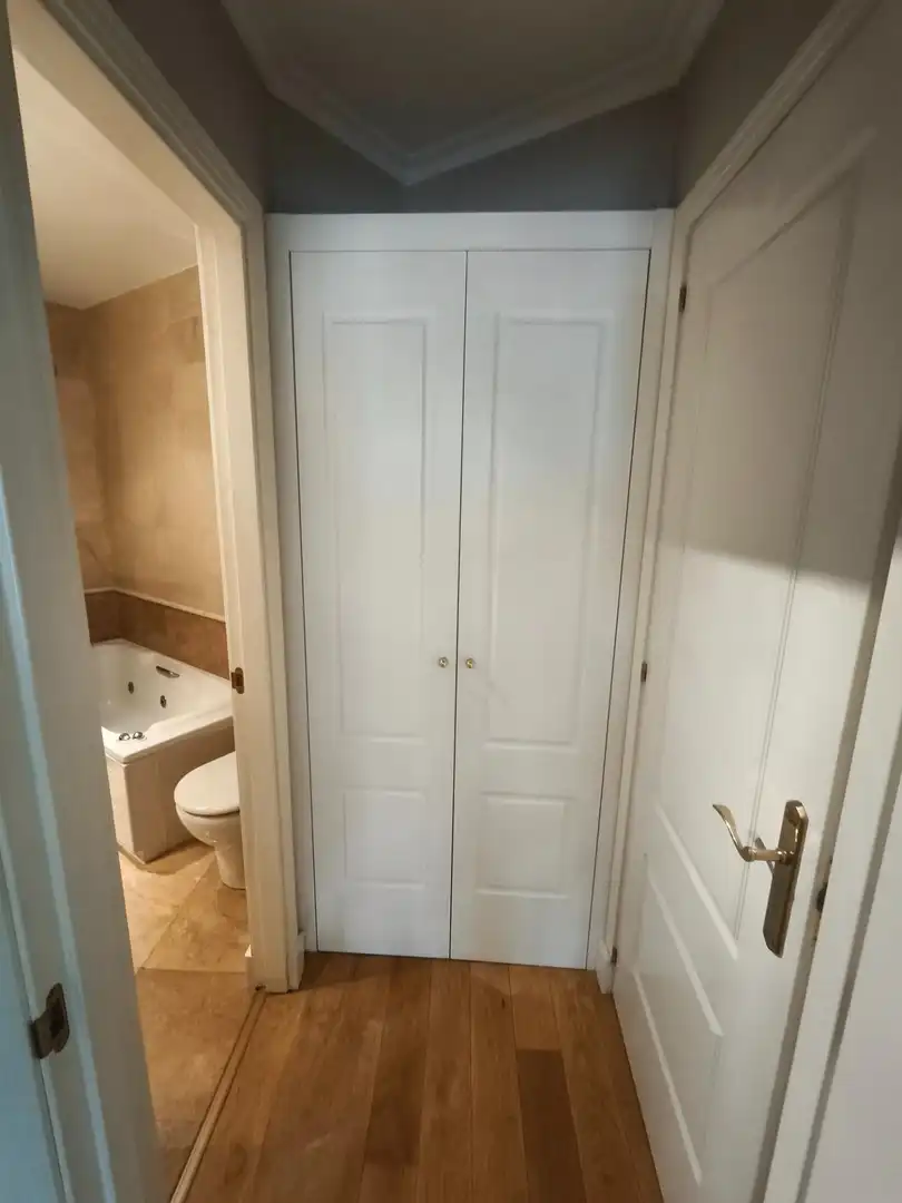 Badezimmer von Wohnung zur Miete in Madrid mit Klimaanlage, Heizung und Parkett