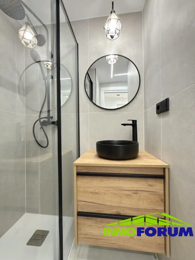 Baño de Piso en venta en A Coruña Capital  con Calefacción y Trastero