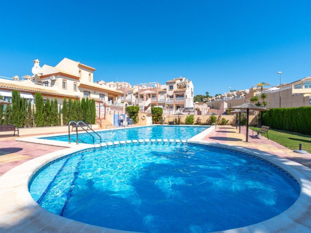 Piscina de Dúplex en venda en Orihuela amb Aire condicionat, Moblat i Forn