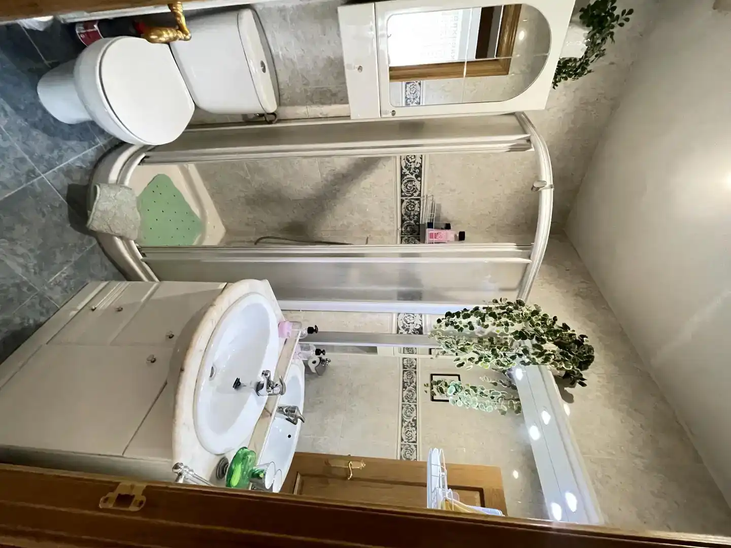 Bathroom of Flat for share in  Logroño  with Air Conditioner, Parquet flooring and Furnished