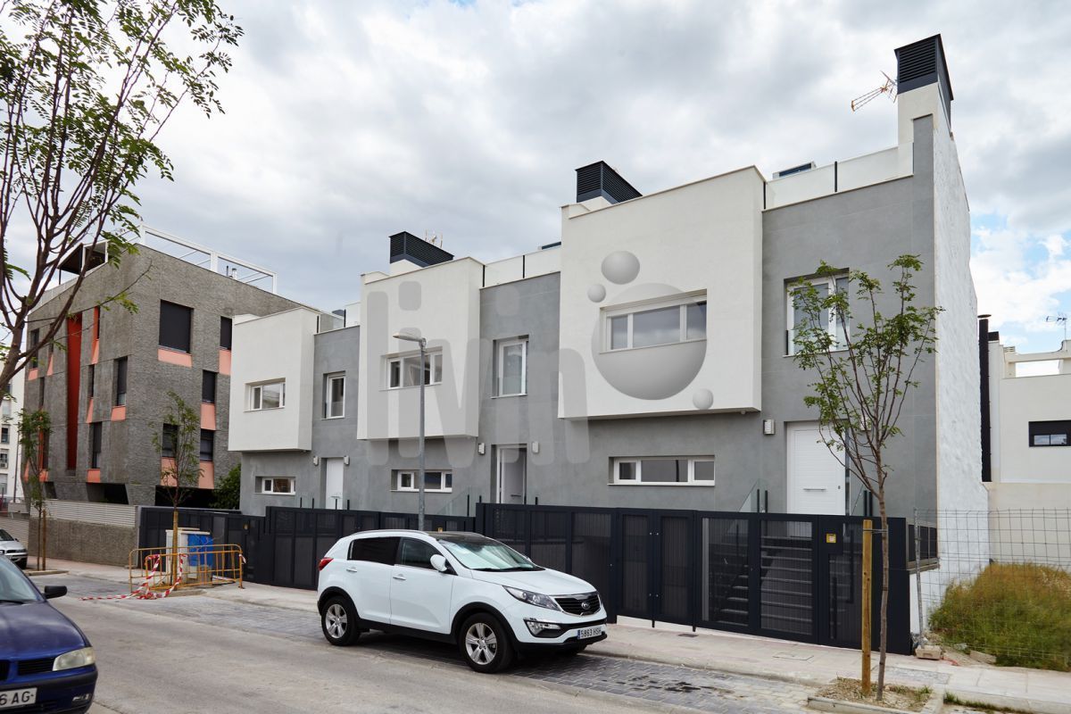 Exterior view of House or chalet for sale in  Jaén Capital  with Heating and Storage room