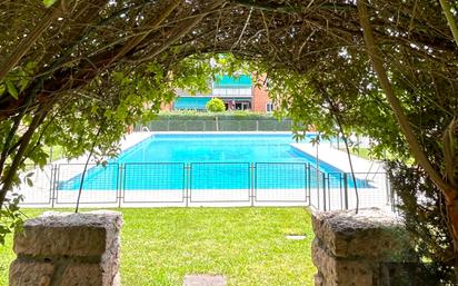 Swimming pool of Flat for sale in San Agustín del Guadalix