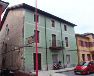 Vista exterior de Local en venda en Medio Cudeyo amb Terrassa