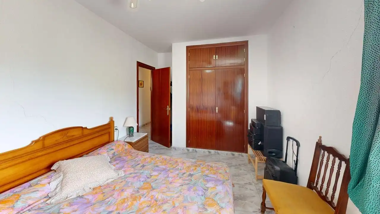 Dormitori de Casa o xalet en venda en Jaén amb Traster i Piscina comunitària