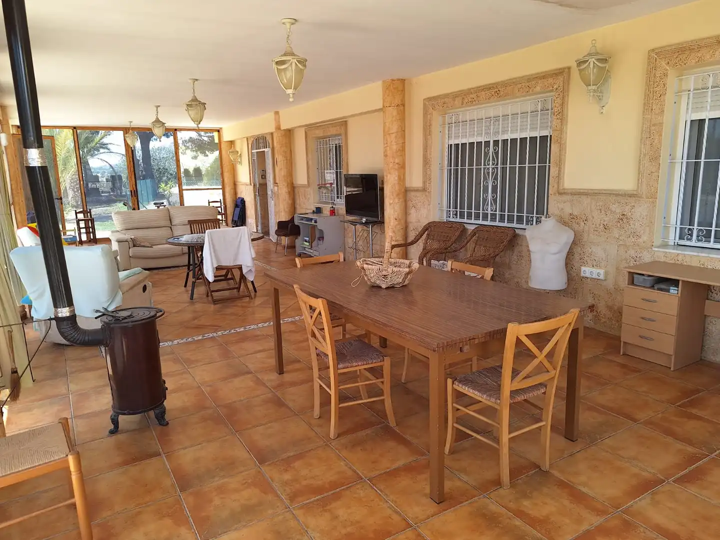 Menjador de Casa o xalet en venda en Alicante / Alacant amb Jardí privat, Terrassa i Traster