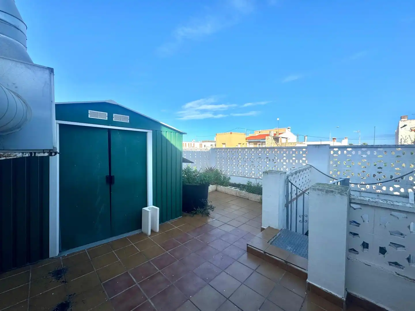 Terrasse von Geschaftsraum zum Verkauf in Oliva mit Klimaanlage