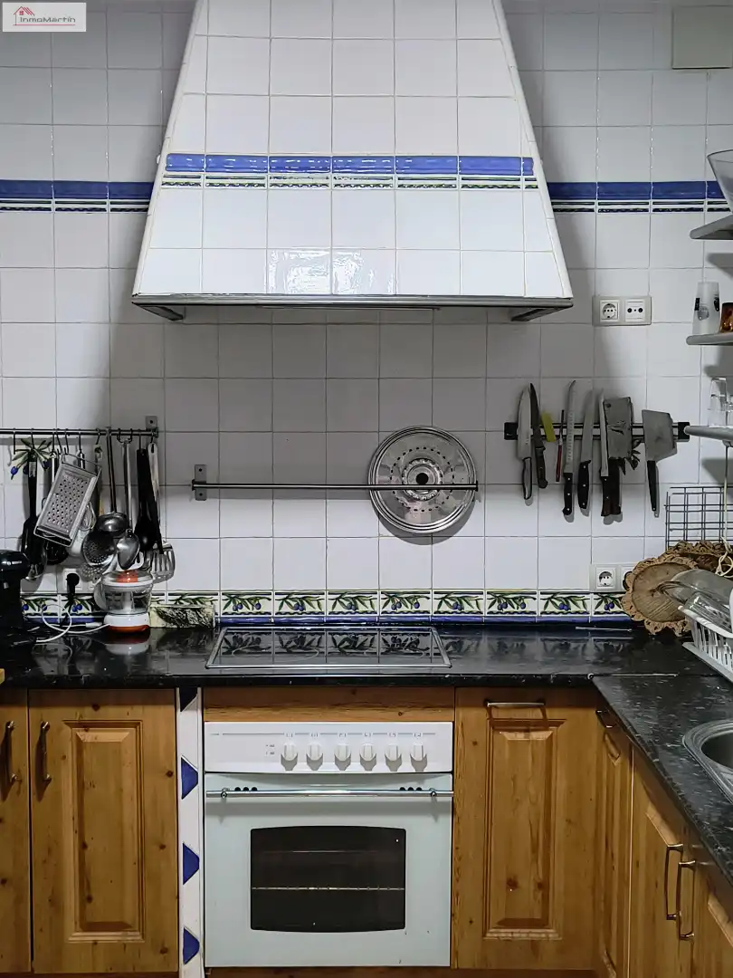 Cocina de Casa adosada en venta en Almadén de la Plata con Aire acondicionado, Calefacción y Terraza