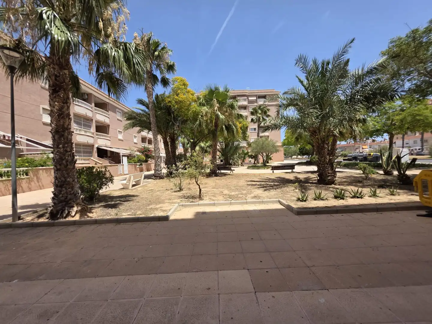 Außenansicht von Wohnungen zum Verkauf in Santa Pola mit Klimaanlage, Terrasse und Möbliert