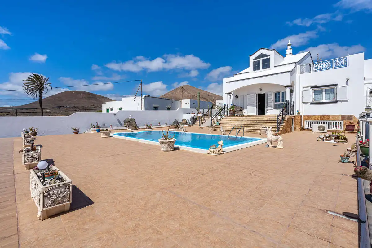 Piscina de Casa o xalet en venda en Tías amb Aire condicionat, Traster i Piscina