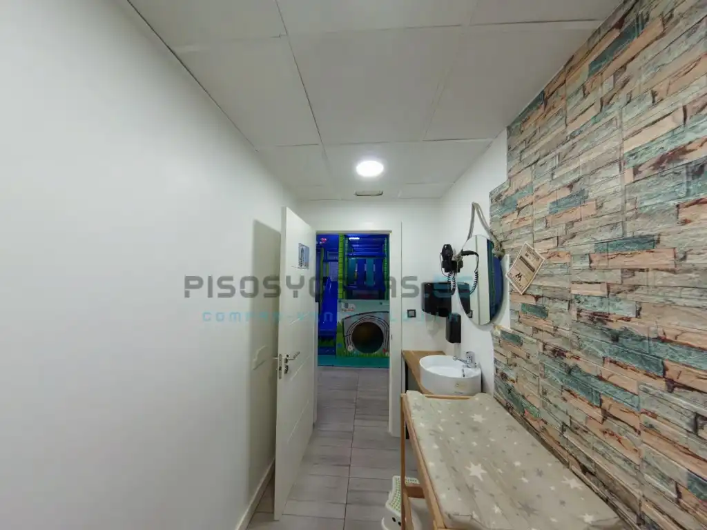 Local comercial en traspàs a Calle Alfonso I El Batallador 27, imagen 61