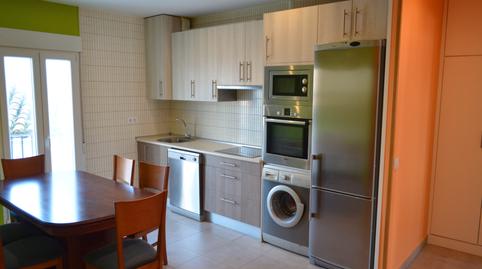 Photo 2 of Flat to rent in Calle Cabezabellosa, 4, Miralvalle - Av. Virgen del Puerto - La Data, Cáceres