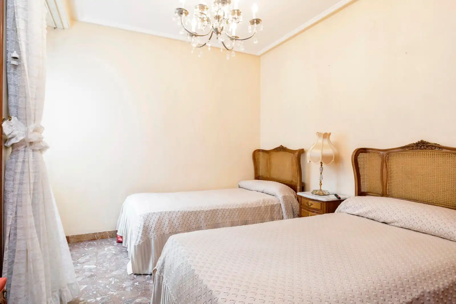 Bedroom of Flat for sale in Zaragoza  with Air Conditioner, Terrace and Storage room