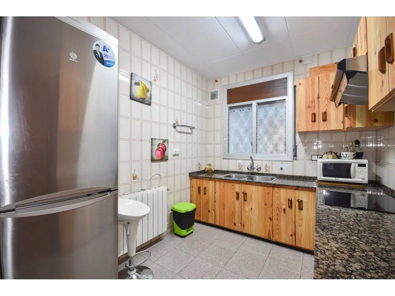 Cocina de Casa o chalet en venta en Santa Perpètua de Mogoda con Aire acondicionado, Calefacción y Jardín privado